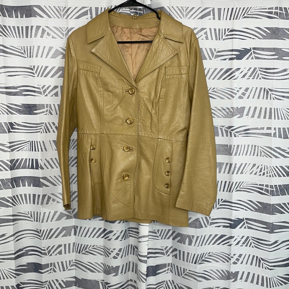 Tan coat Size:S